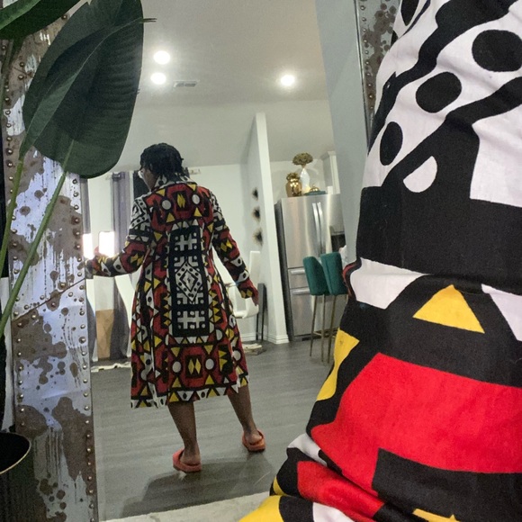 Abstract pattern trench coat - Picture 5 of 5